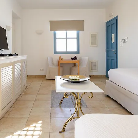 Mitos Hotel 4*