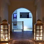 Ξενοδοχείο Mitos 4*